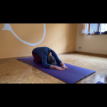 Yogaübung für einen entspannten Rücken